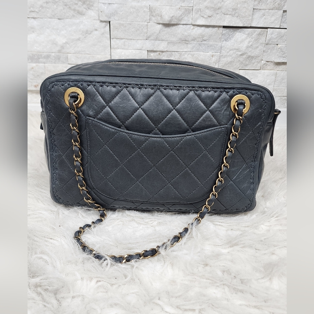 Rare Vintage Chanel Quilted Blue-Grey Lambskin Shoulder Bag with Gold CC Charm - Picture 4 of 16